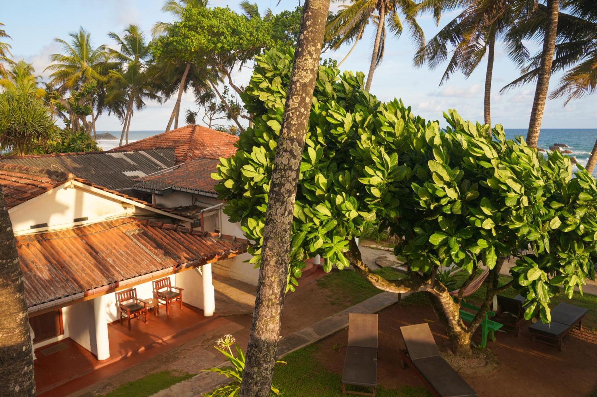 Shanthi Beach Resort Unawatuna Exterior foto