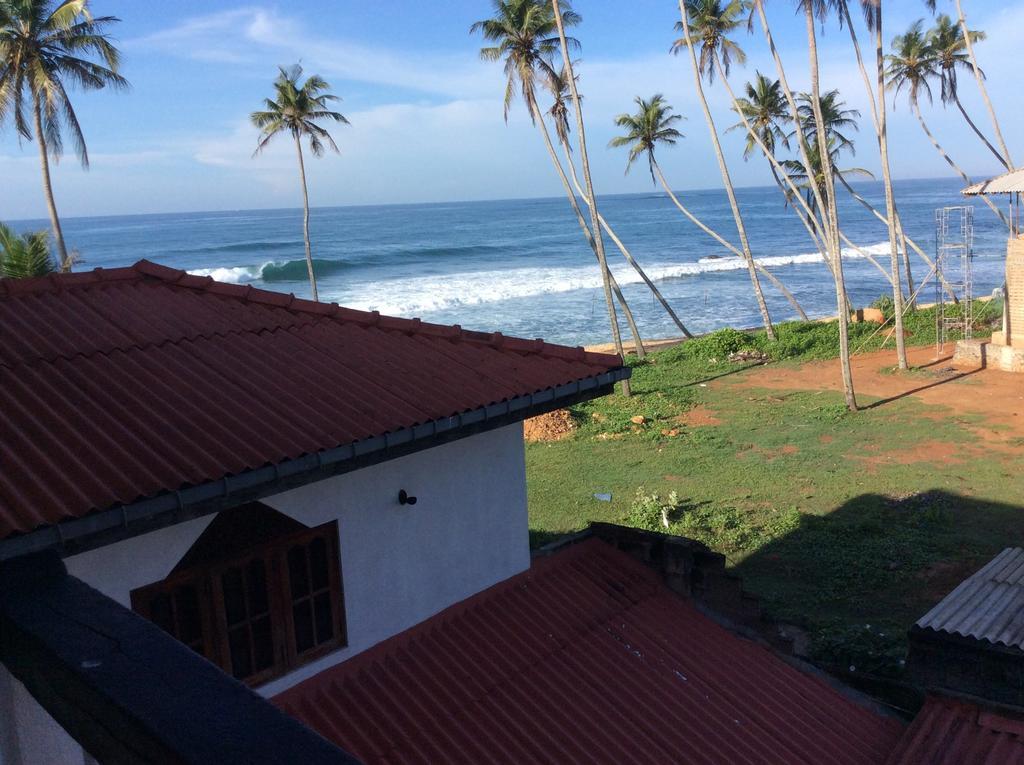 Shanthi Beach Resort Unawatuna Exterior foto