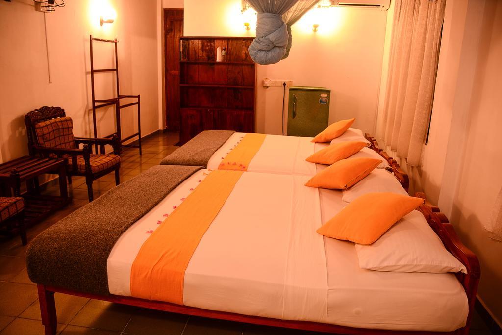 Shanthi Beach Resort Unawatuna Exterior foto