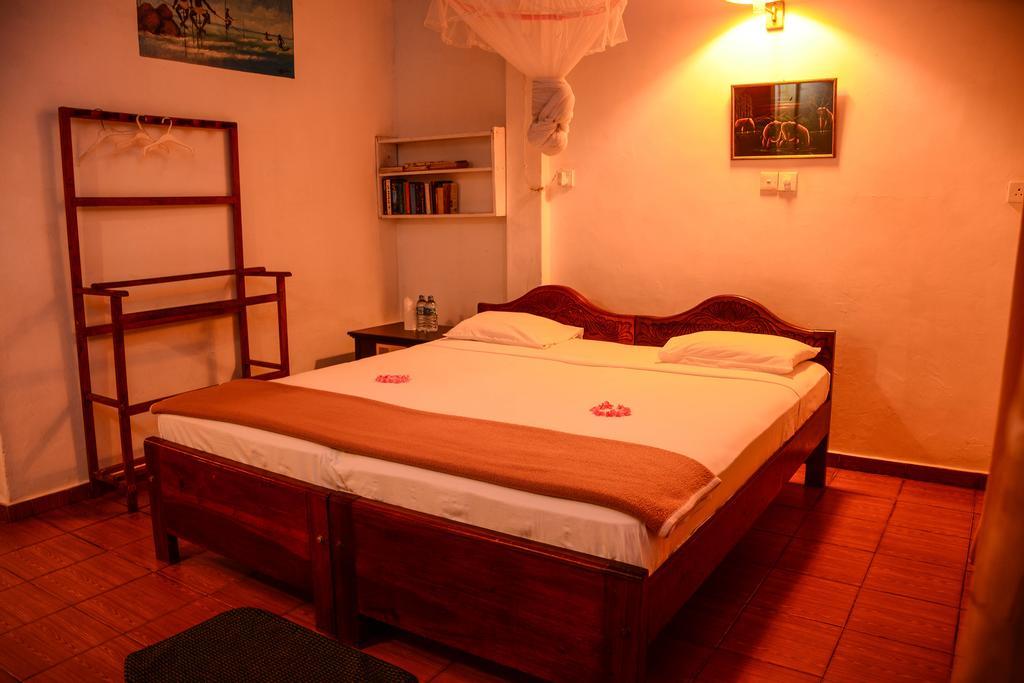 Shanthi Beach Resort Unawatuna Exterior foto