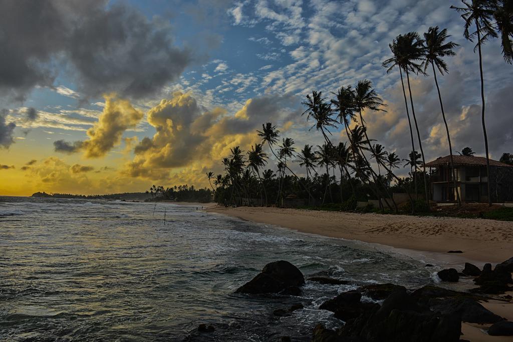 Shanthi Beach Resort Unawatuna Exterior foto