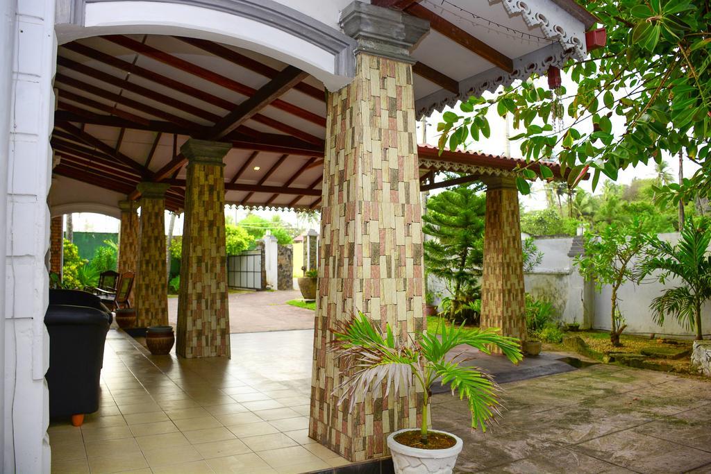 Shanthi Beach Resort Unawatuna Exterior foto