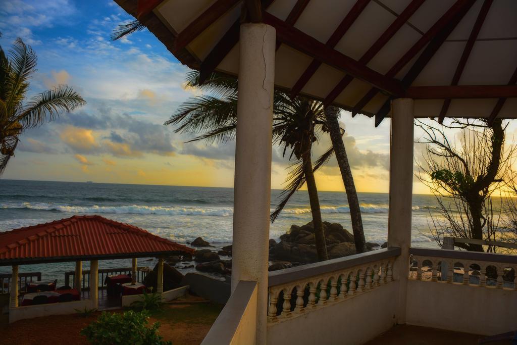 Shanthi Beach Resort Unawatuna Exterior foto