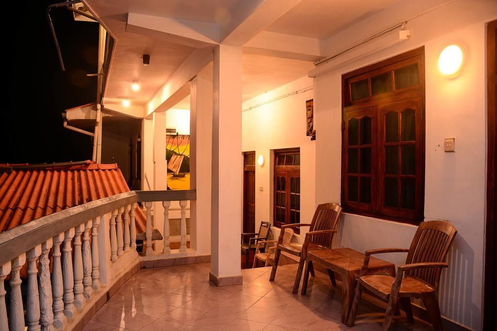 Shanthi Beach Resort Unawatuna Exterior foto
