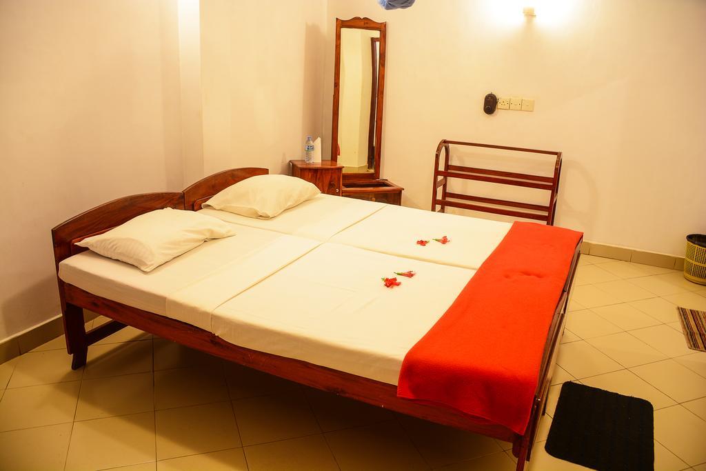 Shanthi Beach Resort Unawatuna Exterior foto