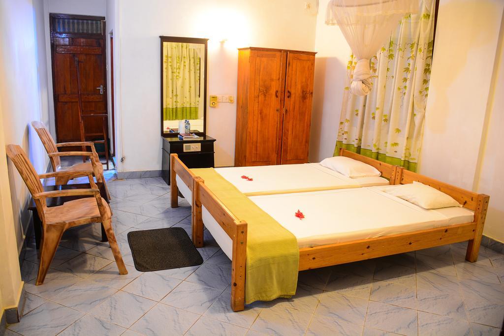 Shanthi Beach Resort Unawatuna Exterior foto