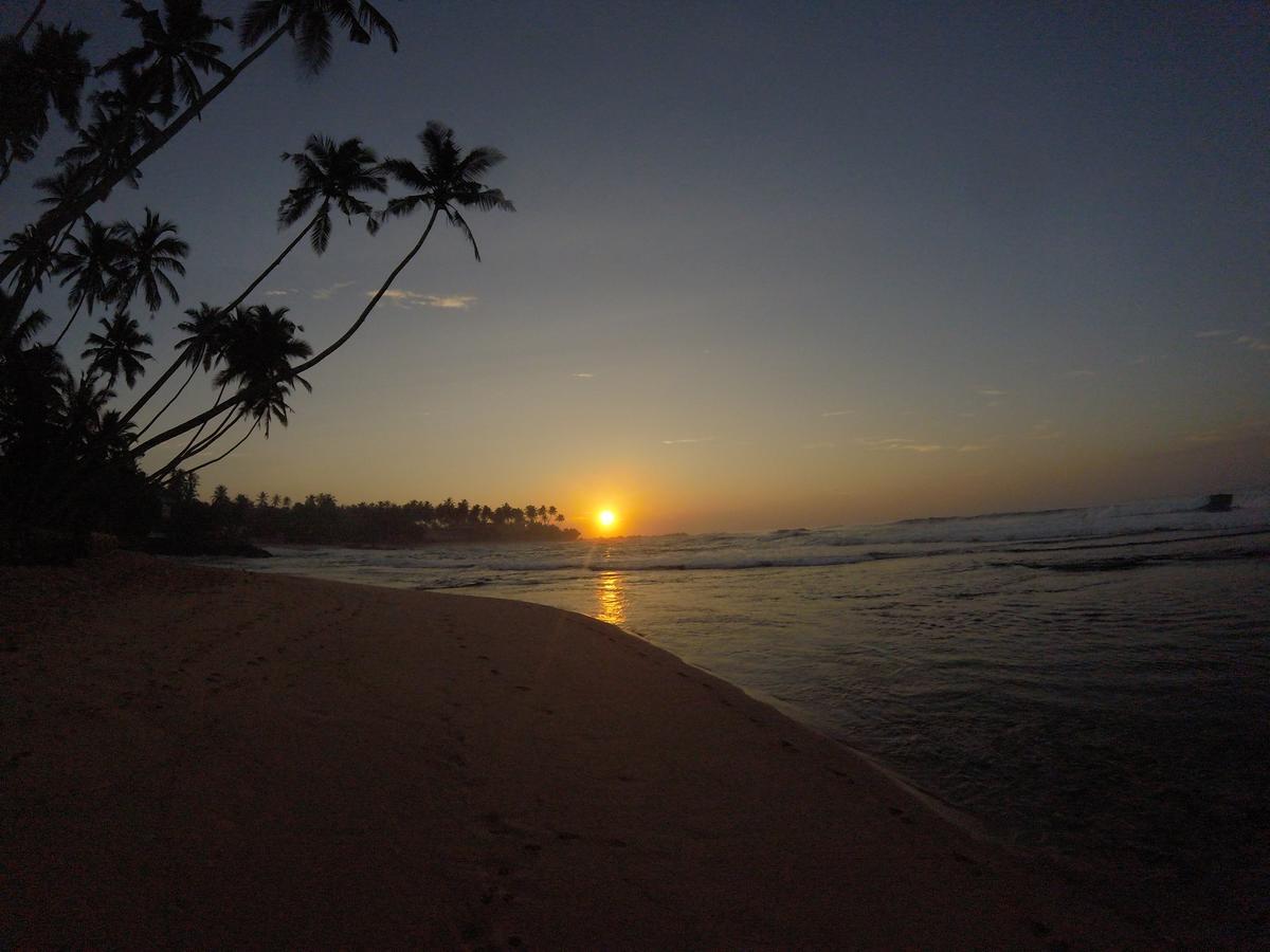 Shanthi Beach Resort Unawatuna Exterior foto