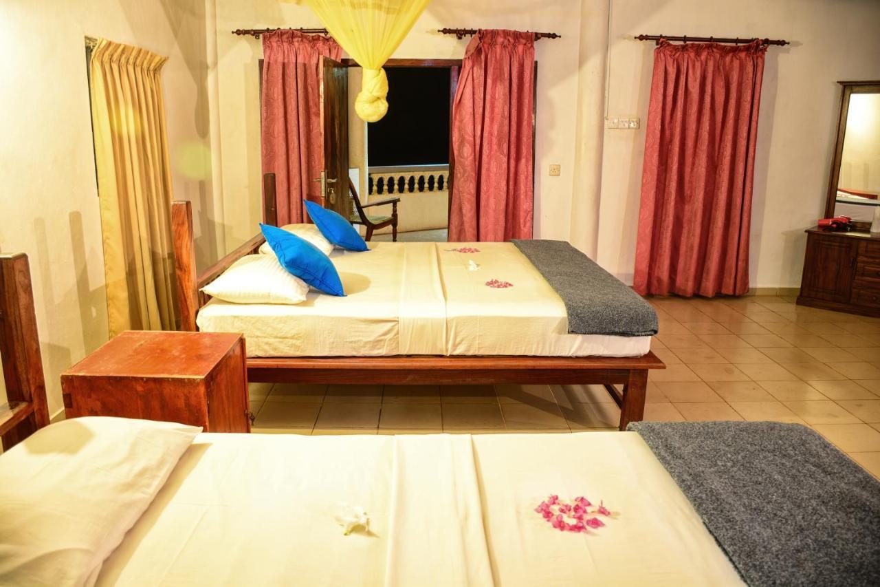 Shanthi Beach Resort Unawatuna Exterior foto